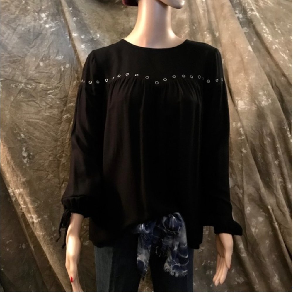 “Rock & Republic” black shirt w/grommet detail, S